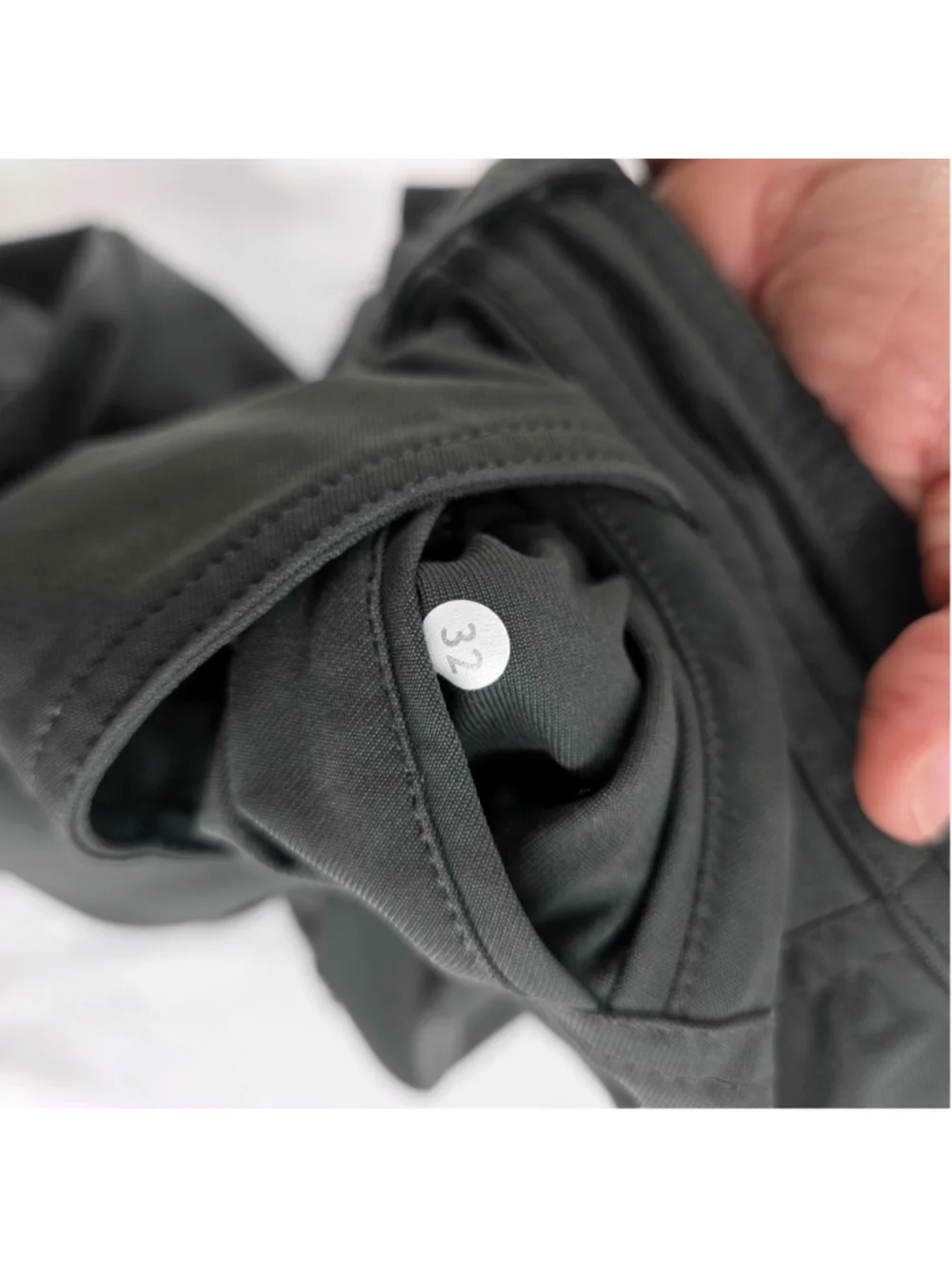 Lululemon Mens Shorts Size 32 Black Stretch Golf Casual Chino 10